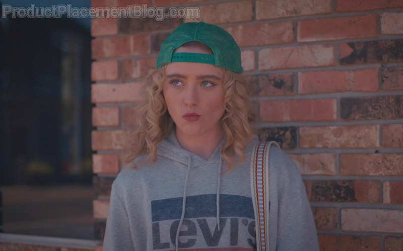 Levi’s Women’s Hoodie Outfit of Kathryn Newton as Margaret in The Map of Tiny Perfect Things (3)