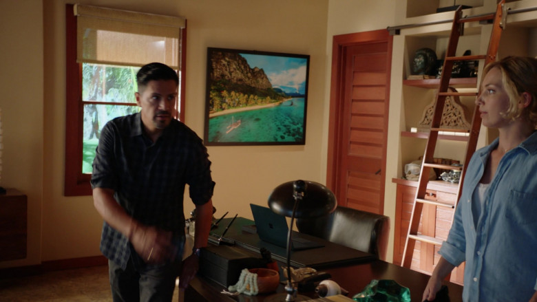 Microsoft Surface Laptop on the Table in Magnum P.I. S03E07 Killer on the Midnight Watch (2021)