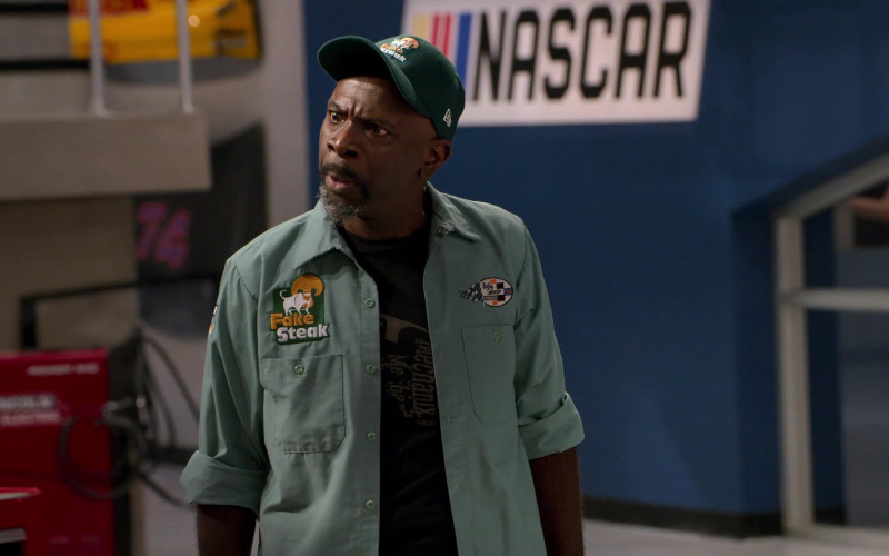 New Era Green Cap of Gary Anthony Williams as Chuck in The Crew S01E08 Good Things Happen to Handsome People (2021)