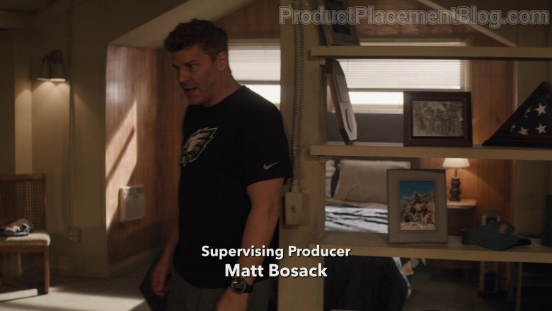 Nike T-Shirt of David Boreanaz as Jason Hayes in SEAL Team S04E07 All In (2021)