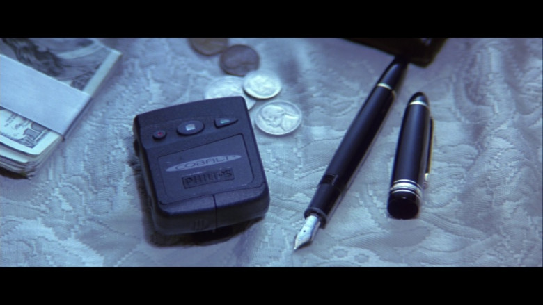 Philips pager & Montblanc pen in Enemy of the State (1998)