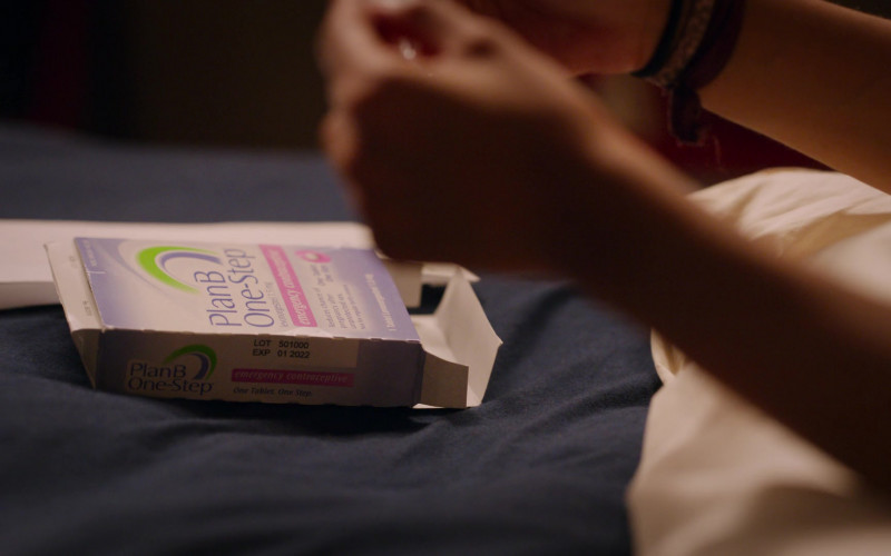 Plan B One-Step Emergency Contraceptive 0.5 Mg Tablet in Ginny & Georgia S01E02 "It's a Face Not a Mask" (2021)