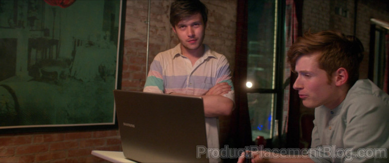 Samsung Laptop of Nick Robinson as Ross Ulbricht in Silk Road Movie (6)