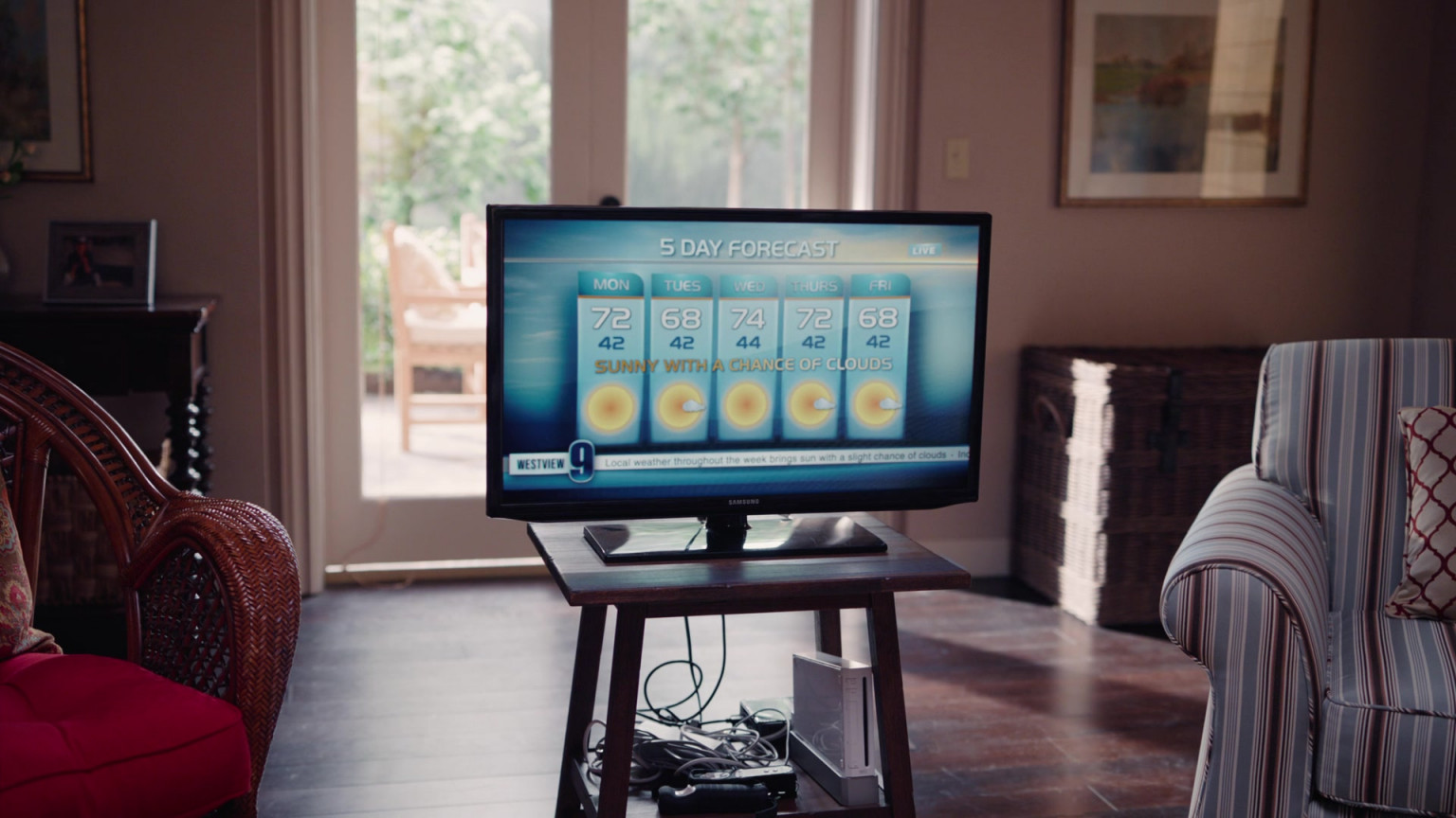 Samsung TV And Nintendo's Wii Video Game Console In WandaVision S01E07