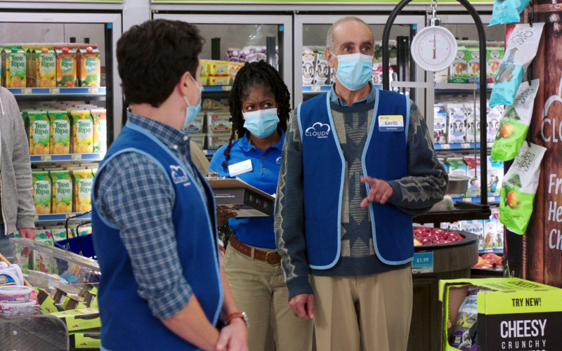 Tree-Ripe Fruit Co. Juices and Cabo Chips in Superstore S06E08 Ground Rules (2021)