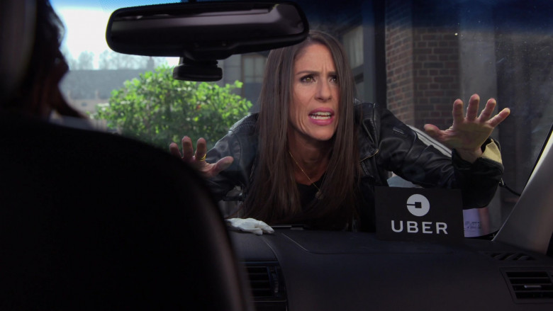 Uber Car in Punky Brewster S01E01 Pilot (2021)