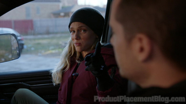 Under Armour Gloves of Tracy Spiridakos as Detective Hailey Upton in Chicago P.D. S08E06 (1)