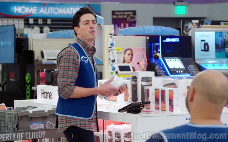 Xbox, iHome, SMS Audio and Fitbit in Superstore S06E09 "Conspiracy" (2021)
