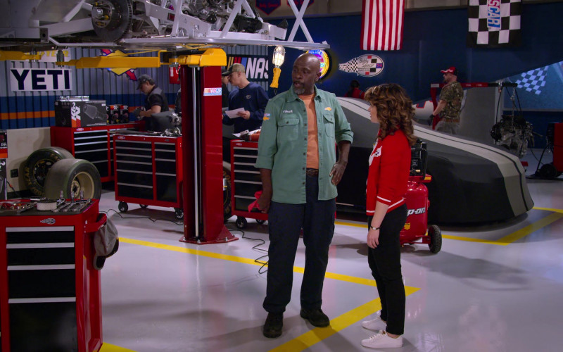 Yeti, K&N Engineering Air Filters and Lincoln Electric in The Crew S01E02