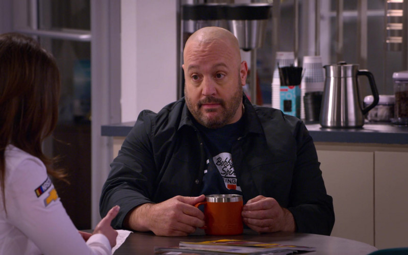 Yeti Mug of Kevin James in The Crew S01E02