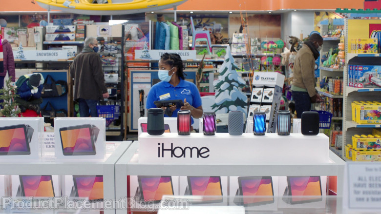 iHome Speakers and Yaktrax in Superstore S06E09 Conspiracy (2021)