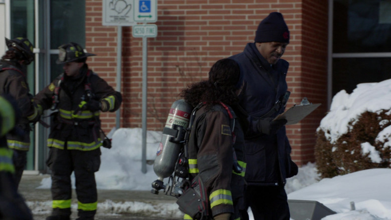 3M Scott Air-Pak SCBA open-circuit self-contained breathing apparatus Used by Cast Members in Chicago Fire S09E09 TV Show (2)