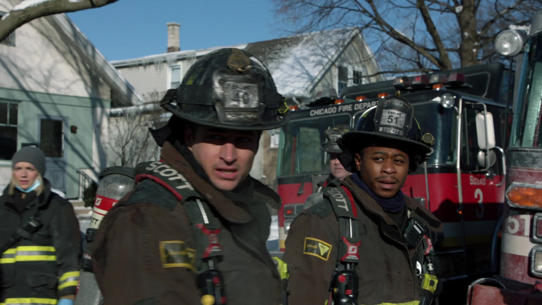 3M Scott Air-Pak SCBA open-circuit self-contained breathing apparatus in Chicago Fire S09E08 (1)