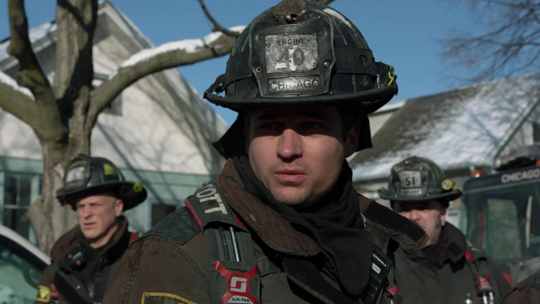 3M Scott Air-Pak SCBA open-circuit self-contained breathing apparatus in Chicago Fire S09E08 (2)