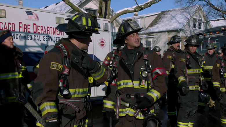 3M Scott Air-Pak SCBA open-circuit self-contained breathing apparatus in Chicago Fire S09E08 (3)