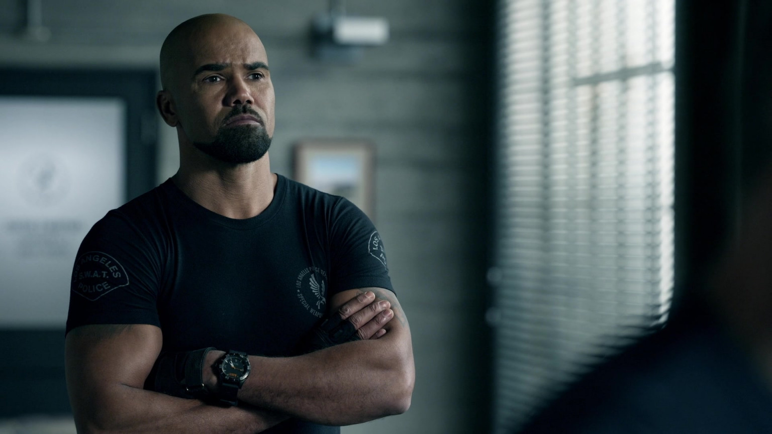 5.11 Tactical Watch Of Shemar Moore As Hondo In S.W.A.T. S04E11 ...