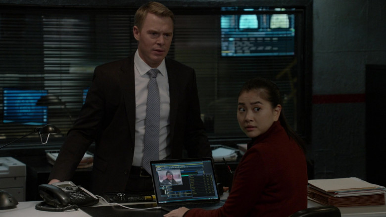 Apple MacBook Laptop Used by Actress Laura Sohn as Alina Park in The Blacklist S08E09 (4)