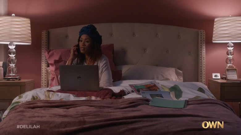 Apple MacBook Laptop Used by Maahra Hill as Delilah Connolly in Delilah S01E01 TV Show (4)
