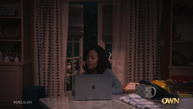 Apple MacBook Laptop Used by Maahra Hill as Delilah Connolly in Delilah S01E03 Sometimes Apart (2021)