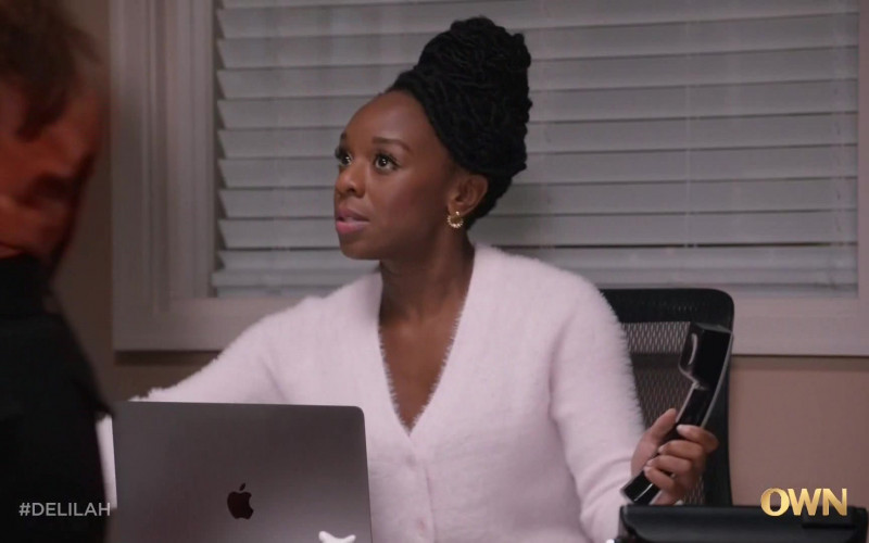 Apple MacBook Laptop Used by Ozioma Akagha as Harper Omereoha in Delilah S01E03 TV Show
