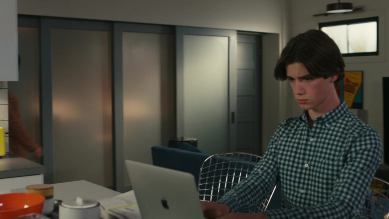 Apple MacBook Laptop of Actor Daniel DiMaggio as Oliver Otto in American Housewife S05E12 How Oliver Got His Groove Back (2021)