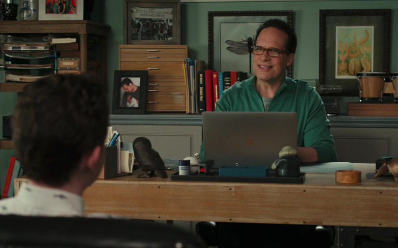 Apple MacBook Laptop of Actor Diedrich Bader as Greg Otto in American Housewife S05E11 The Guardian (2021)