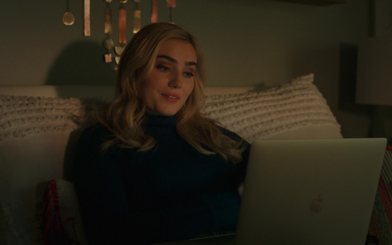 Apple MacBook Laptop of Cast Member Meg Donnelly as Taylor Otto in American Housewife S05E12 How Oliver Got His Groove Back (2021)