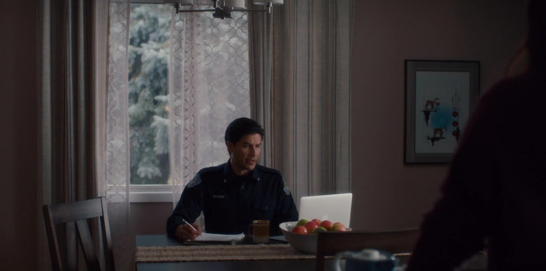 Apple MacBook Laptop of Meegwun Fairbrother as Owen Beckbie in Burden of Truth S04E06 The Homecoming (2021)