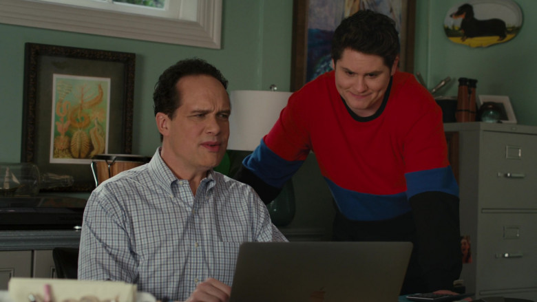 Apple MacBook Pro Laptop of Cast Member Diedrich Bader as Greg Otto in American Housewife S05E12 TV Show (1)