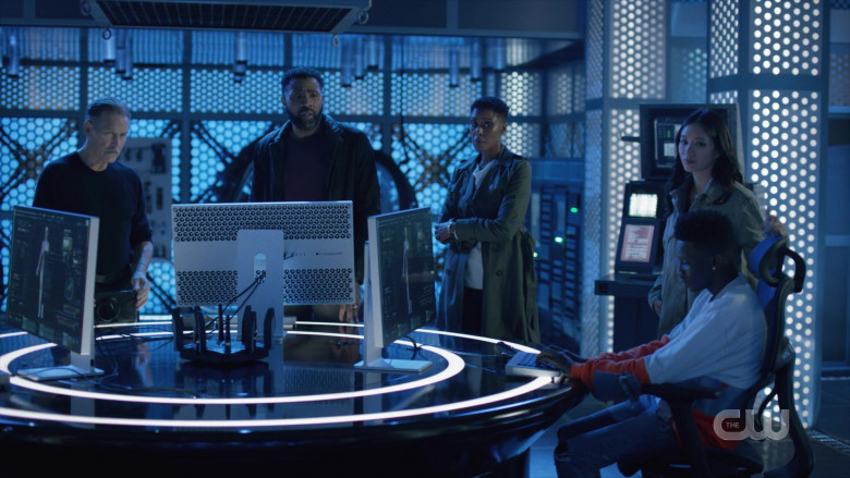 Apple Pro Display XDR Computer Monitors in Black Lightning S04E06 TV Show (2)