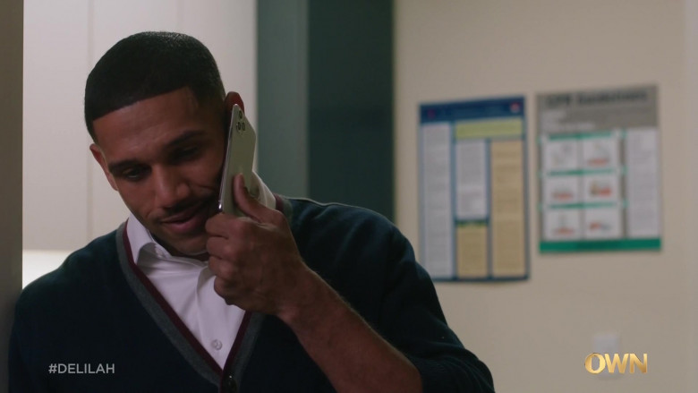 Apple iPhone Smartphone in Delilah S01E04 Andre (2021)