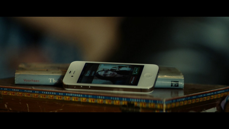 Apple iPhone Smartphone in Taken 2 – 2012 Movie (2)