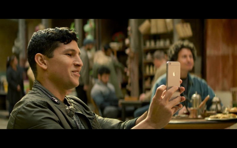 Apple iPhone Smartphone of Danny Ramirez as Joaquin Torres in The Falcon and the Winter Soldier S01E01 TV Show (1)