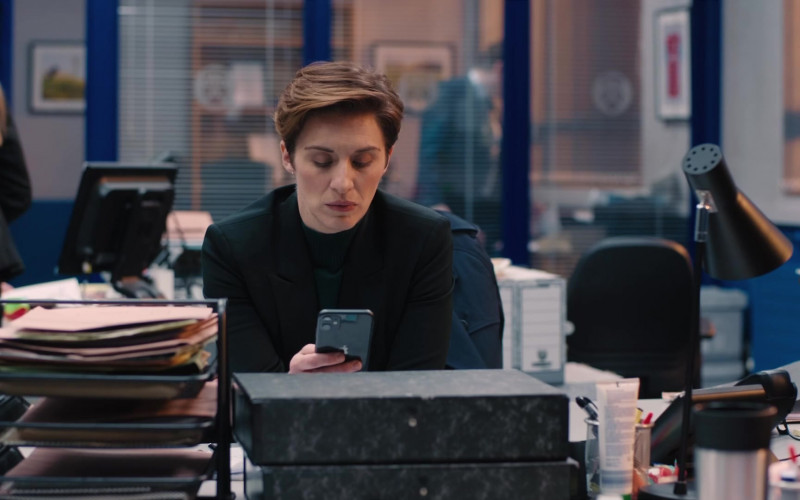 Apple iPhone Smartphone of Vicky McClure as Detective Inspector Kate Fleming in Line of Duty S06E01 (2021)