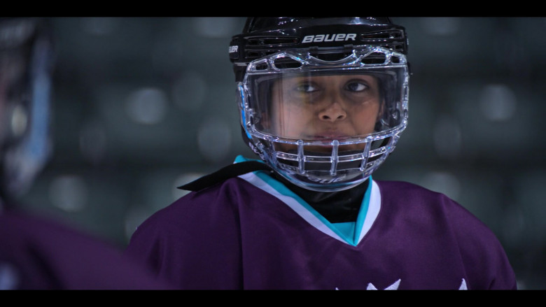 Bauer Hockey Helmet in The Mighty Ducks Game Changers S01E01 (2)