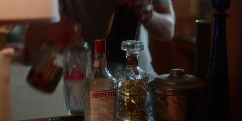 Beefeater Gin in For All Mankind S02E05 The Weight (2021)