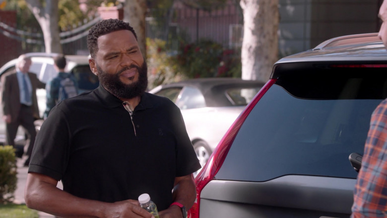 Burberry Black Polo Shirt Worn by Anthony Anderson as Dre Johnson in Black-ish S07E16 2021 (1)