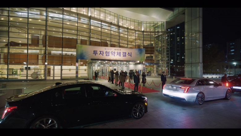 Cadillac CT6 Cars in Vincenzo S01E08 South Korean TV Show Product Placement (3)