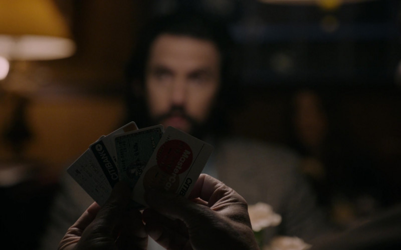 Citibank and Mastercard Cards in This Is Us S05E10 I've Got This (2021)