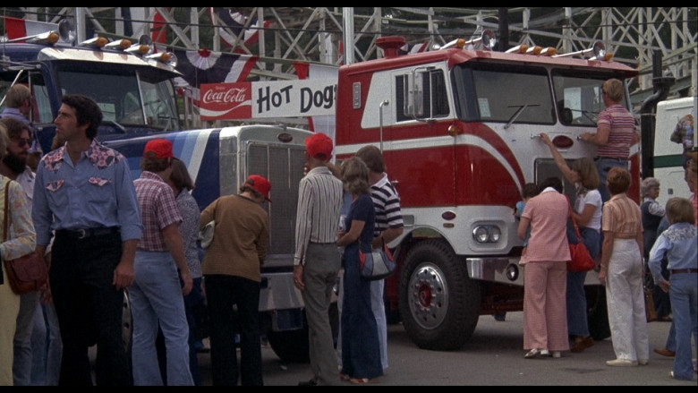 Coca-Cola Sign in Smokey and the Bandit (1977)