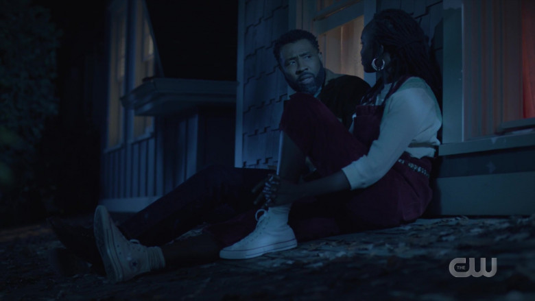 Converse White High Top Shoes in Black Lightning S04E06 The Book of Ruin Chapter Two (2021)