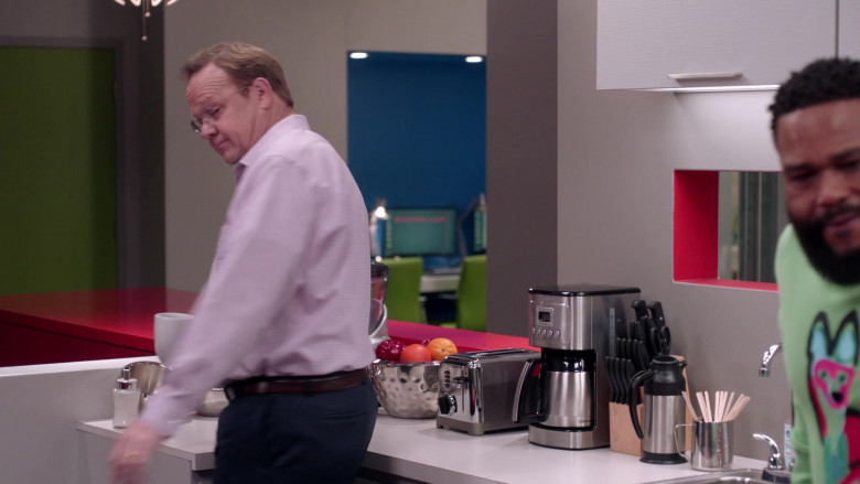 Cuisinart Coffee Machine in Black-ish S07E14 Things Done Changed (2021)