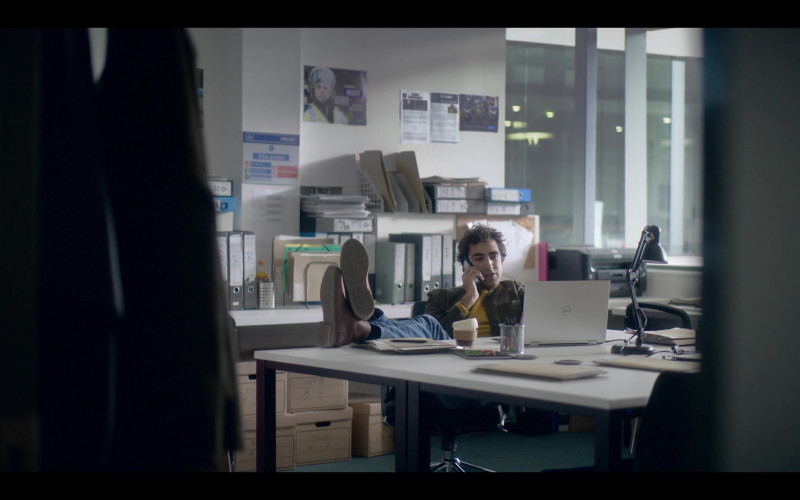 Dell Notebook in The One S01E05 (2021)