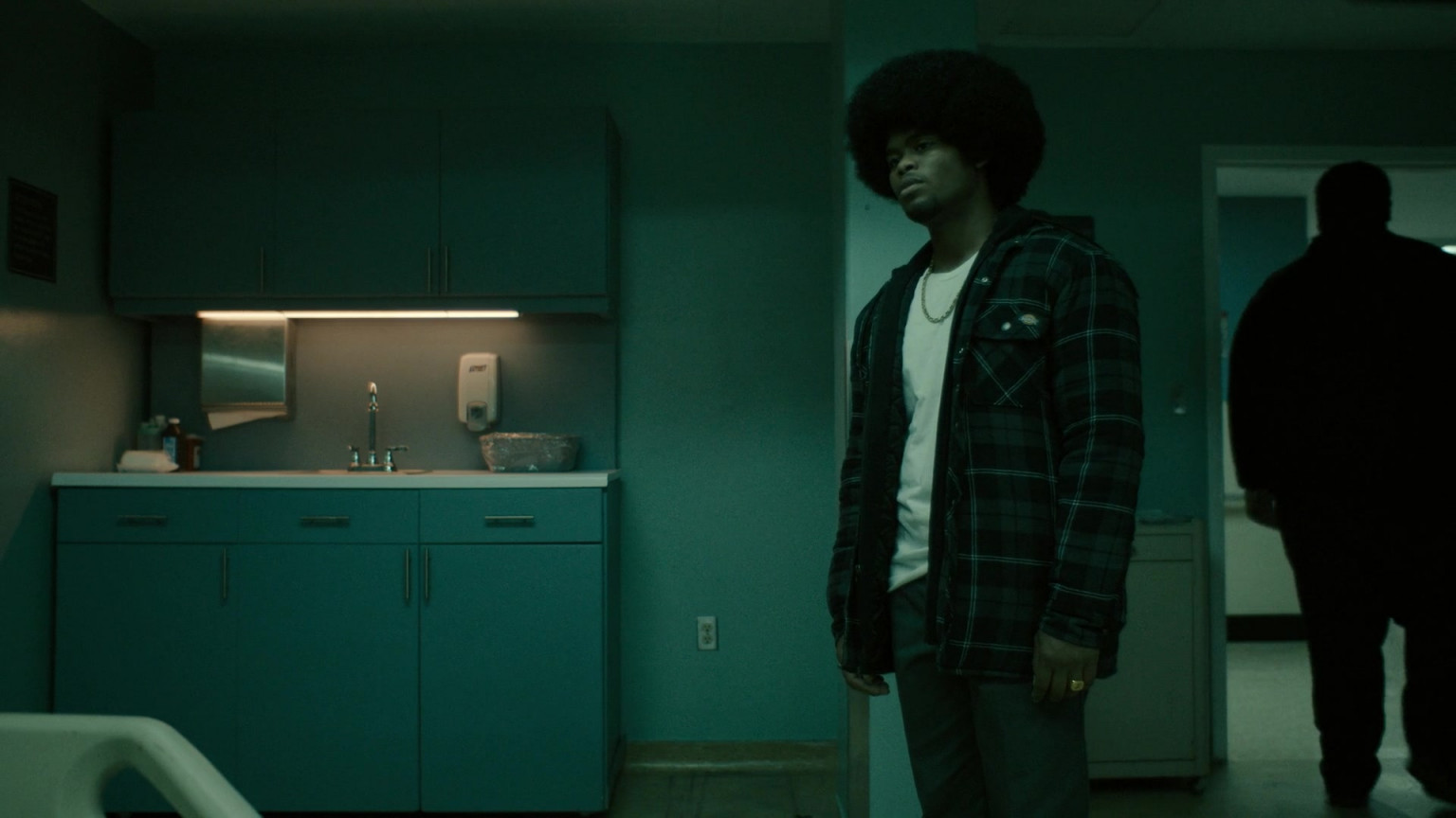 Dickies Plaid Jacket Of Isaiah John As Leon Simmons In Snowfall S04E04