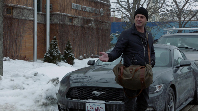 Ford Mustang Sports Car in Chicago Fire S09E09 Double Red (2021)