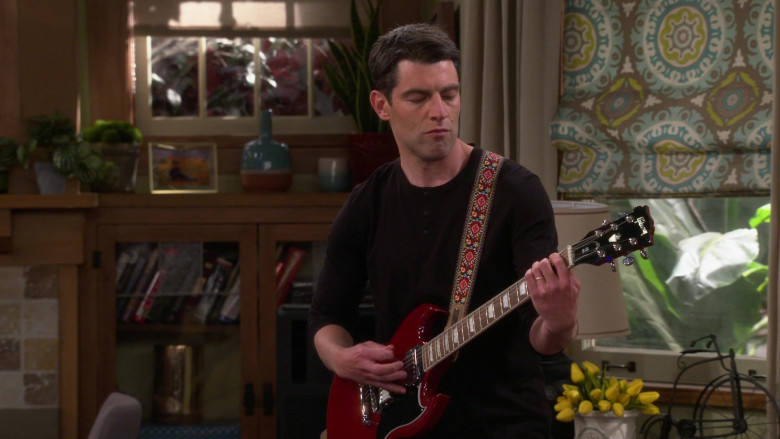 Gibson Guitar of Max Greenfield in The Neighborhood S3E11 TV Show (3)