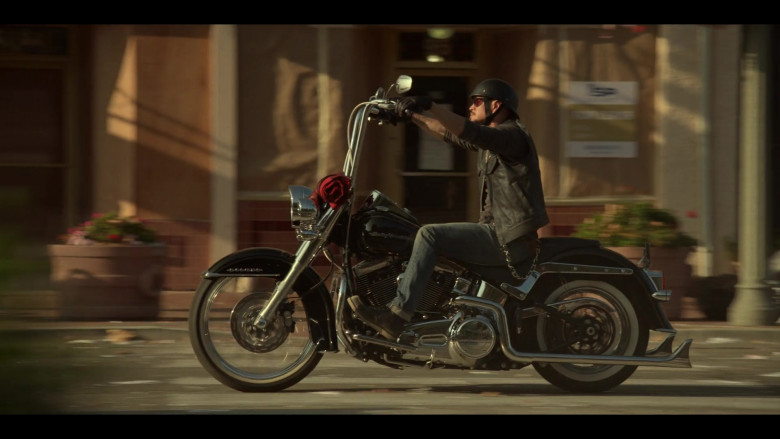 Harley-Davidson Motorcycle in Mayans M.C. S03E01 Pap Struggles with the Death Angel (2021)