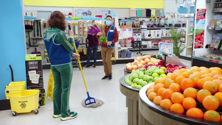 Harvest Snaps Snacks in Superstore S06E14 TV Show (1)