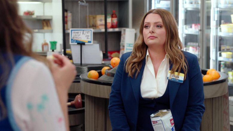 Herr's Snack Enjoyed by Lauren Ash as Dina Fox in Superstore S06E15 All Sales Final (2021)