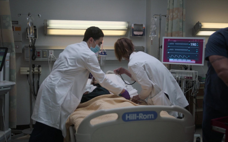 Hill-Rom Hospital Bed in New Amsterdam S03E03 (2)
